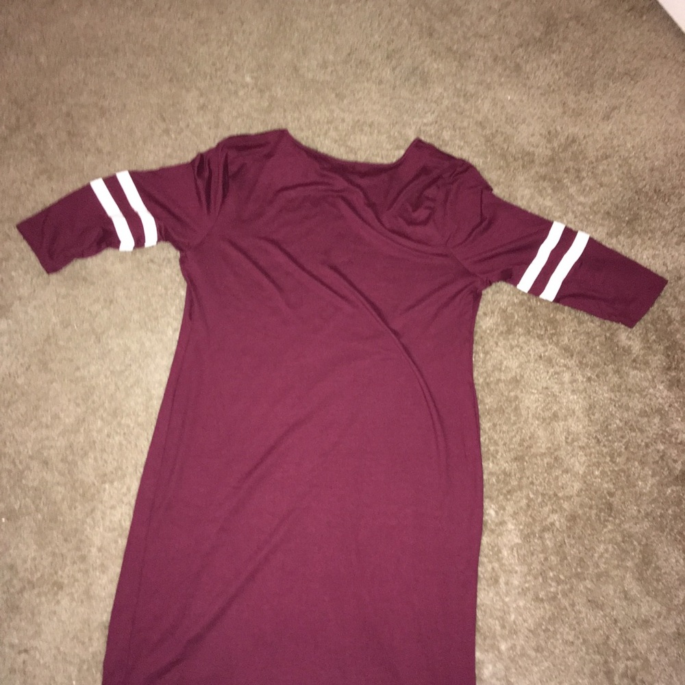 💞LAST 1 💞2X Burgundy and white fitted dress NWT - Picture 5 of 5